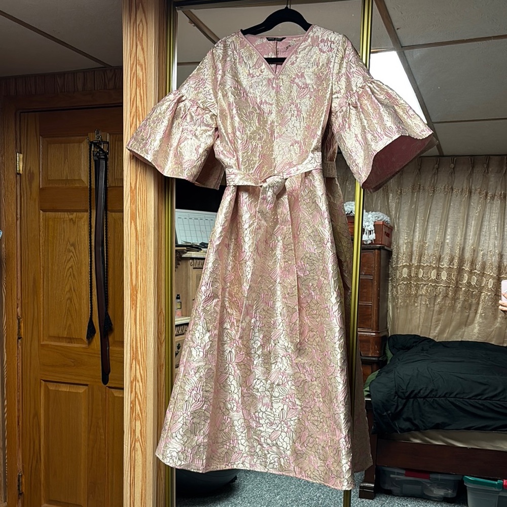 Elegant Pink Floral Dress with Belt